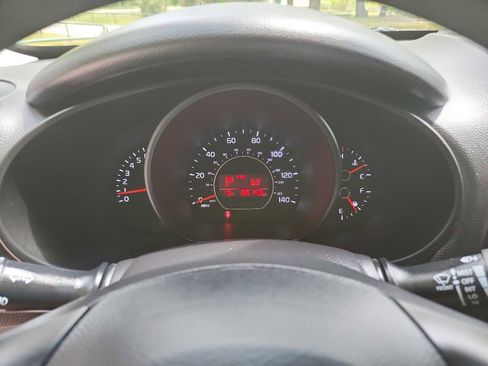 Used 2019 Kia Soul + image 19