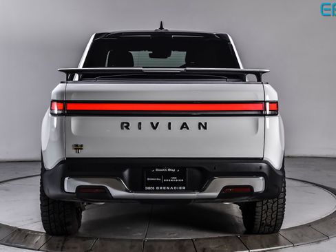 Used 2022 Rivian R1T Adventure AWD/4WD image 5