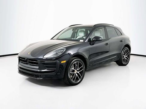 New 2025 Porsche Macan image 1