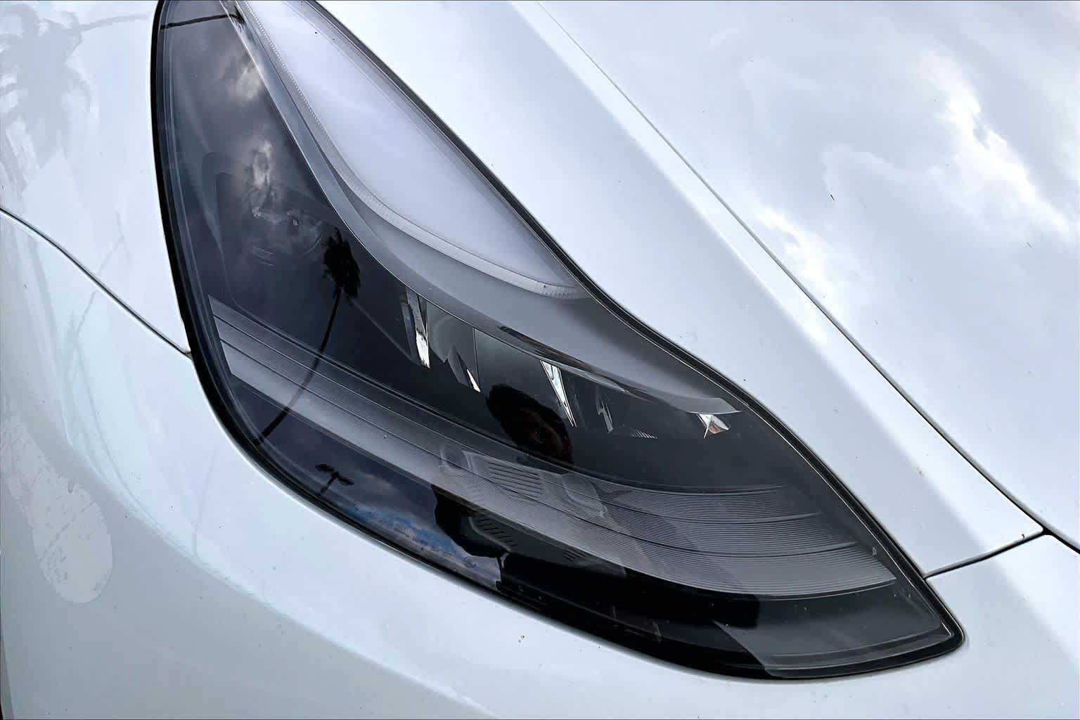 Used 2024 Tesla Model Y Long Range AWD/4WD image 27
