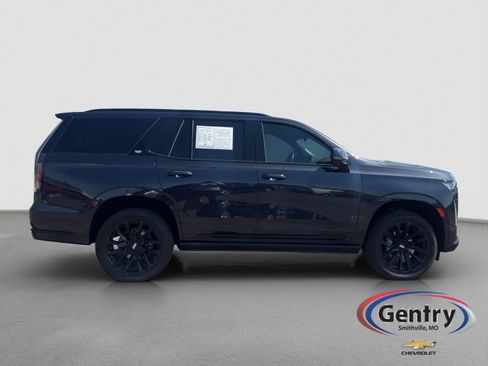 Used 2024 Cadillac Escalade Sport Platinum w/ LPO, ONYX Package AWD/4WD image 7