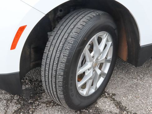 Used 2024 Chevrolet Equinox LT AWD/4WD image 16