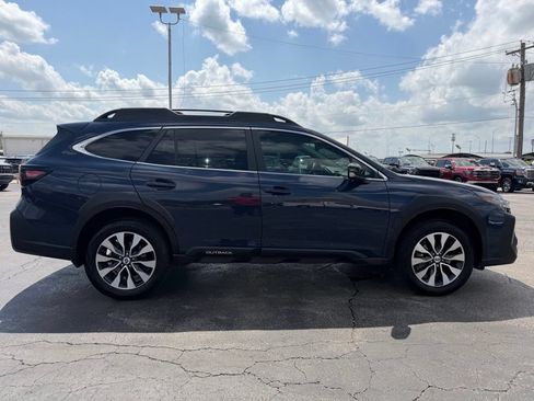 Used 2025 Subaru Outback Limited AWD/4WD image 5