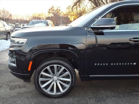 Used 2022 Jeep Grand Wagoneer Series II w/ Convenience Group III image 7