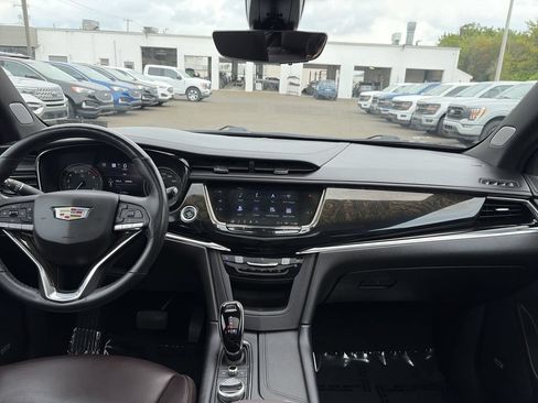 Used 2021 Cadillac XT6 Premium Luxury AWD/4WD image 19