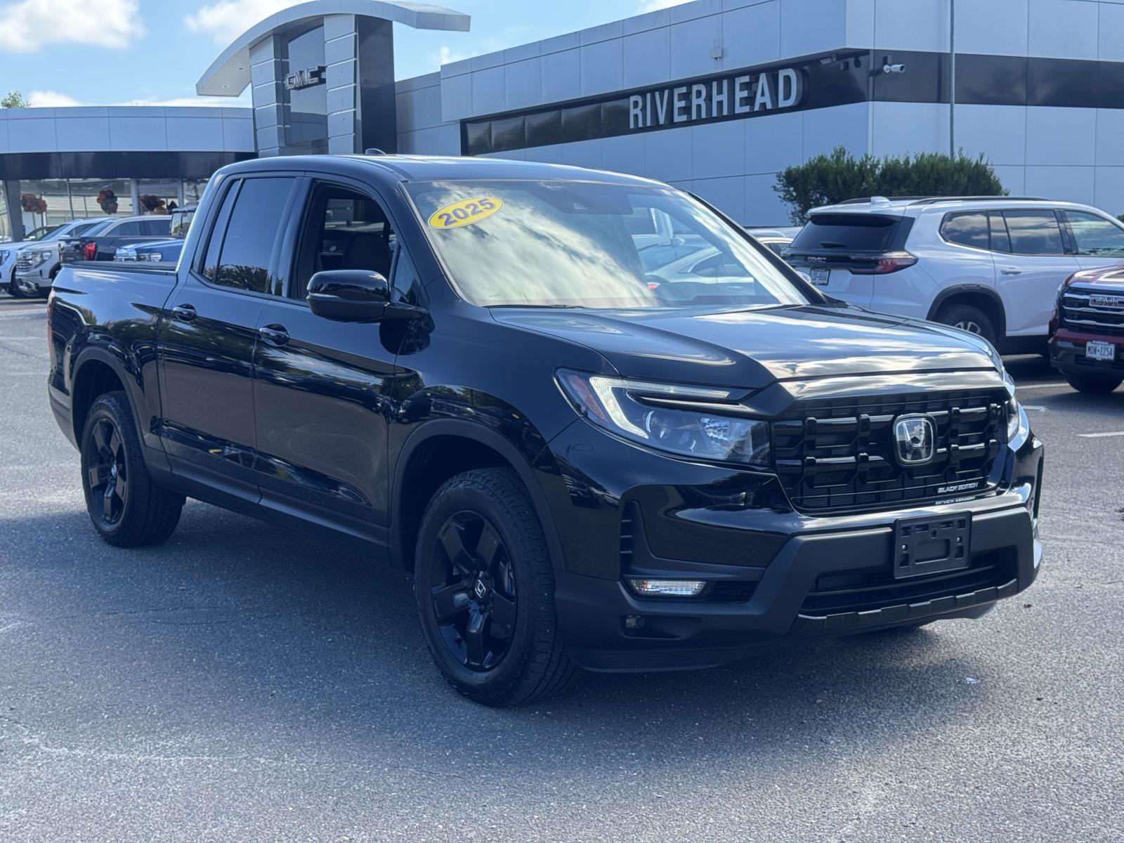Used 2025 Honda Ridgeline Black Edition image 2