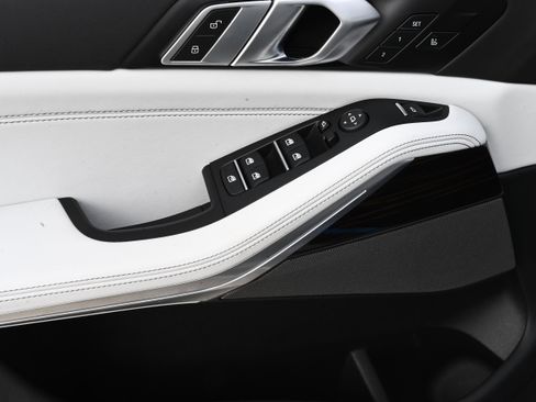 Certified 2025 BMW X5 xDrive40i w/ Climate Comfort Package image 27