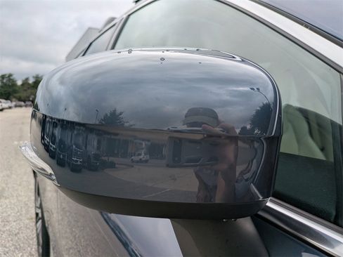 Certified 2022 Volvo XC60 B5 Inscription w/ Advanced Package image 12