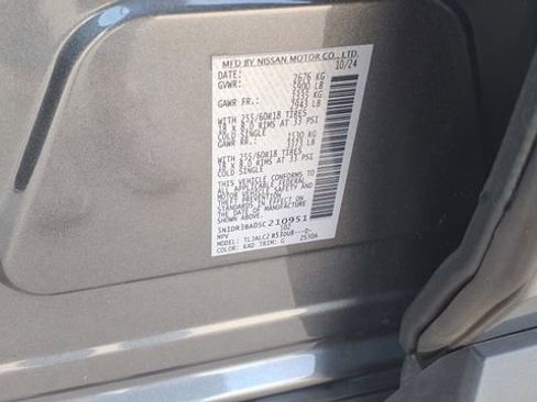 Used 2025 Nissan Pathfinder SV image 34