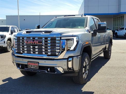 New 2026 GMC Sierra 3500 Denali w/ Denali Reserve Package image 4