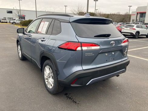 Used 2022 Toyota Corolla Cross LE w/ Moonroof Package image 3