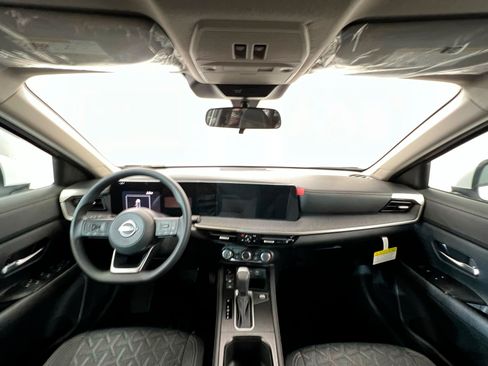 New 2025 Nissan Kicks SV w/ SV Premium Package image 9