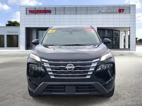Certified 2025 Nissan Rogue SV FWD image 2