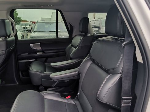 Certified 2025 Ford Expedition Max Platinum AWD/4WD image 7