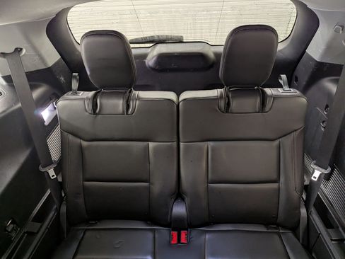 Used 2021 Ford Explorer XLT w/ Equipment Group 202A image 21