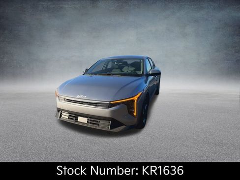 New 2025 Kia K4 LXS image 6