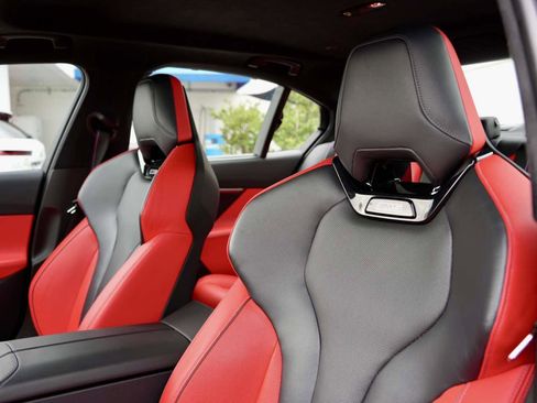 Used 2025 BMW M5 w/ Carbon Package image 30