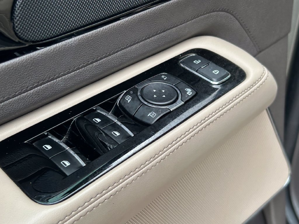 Used 2023 Lincoln Aviator AWD w/ Class IV Trailer Tow Package image 25