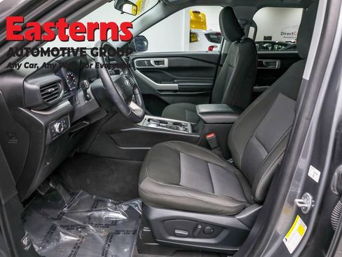 Used 2022 Ford Explorer XLT image 14