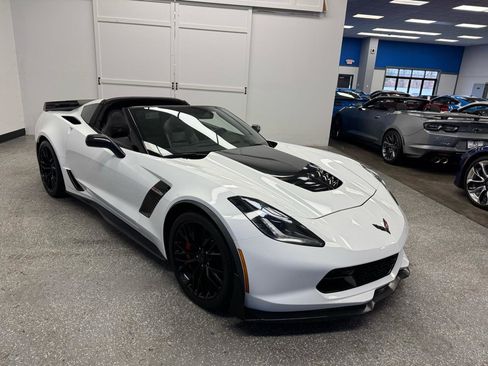 Used 2017 Chevrolet Corvette Z06 w/ Z07 Performance Package RWD image 4