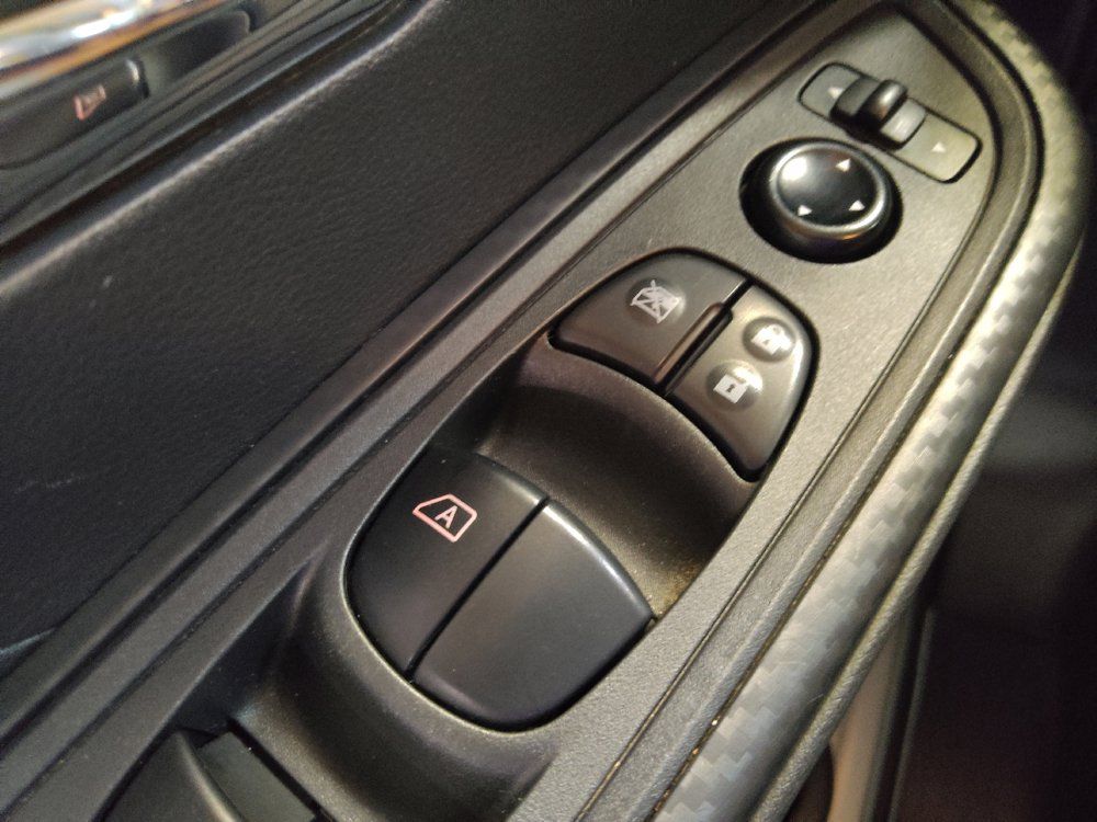 Used 2025 Nissan Versa SV FWD image 27