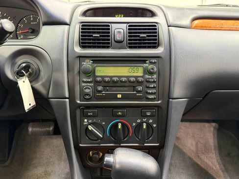 Used 2002 Toyota Solara SE FWD image 21
