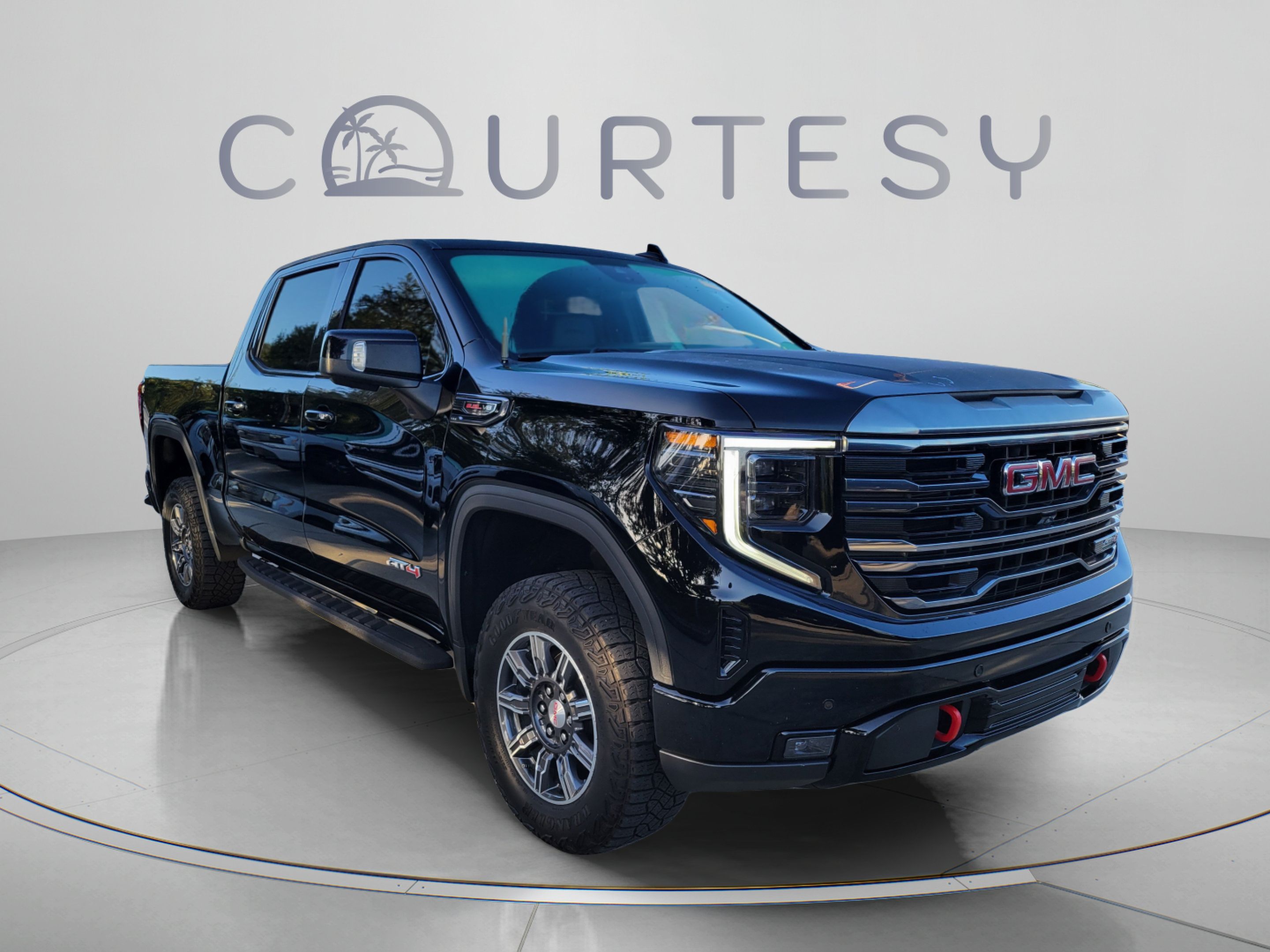 Used 2024 GMC Sierra 1500 AT4 w/ Technology Package AWD/4WD image 4