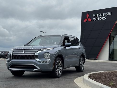 New 2025 Mitsubishi Outlander SEL image 5