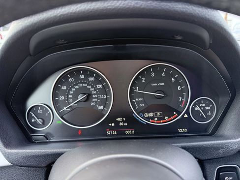 Used 2017 BMW 320i Sedan image 18