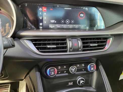 New 2025 Alfa Romeo Stelvio Sprint image 41