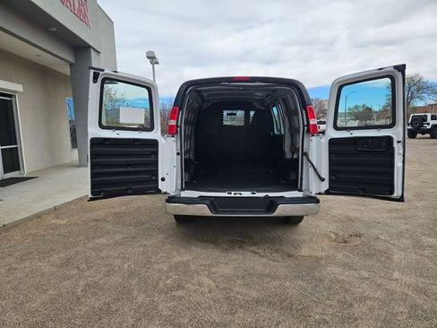 Used 2024 GMC Savana 2500 w/ Driver Convenience Package image 10