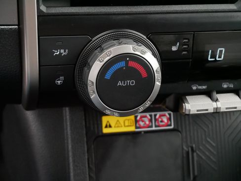 Used 2025 Toyota 4Runner TRD Off-Road AWD/4WD image 31