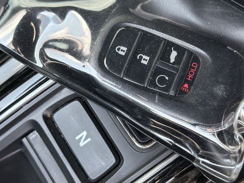 Used 2025 Honda Pilot TrailSport image 10