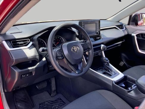 Used 2021 Toyota RAV4 LE FWD image 17