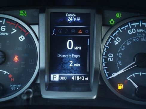 Used 2022 Toyota Tacoma TRD Off-Road image 23