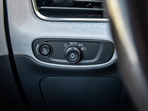 Used 2017 Chevrolet Bolt Premier image 33