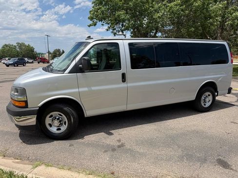 Used 2018 Chevrolet Express 3500 LT w/ LT Preferred Equipment Group RWD image 3