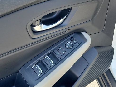 Certified 2025 Honda Accord SE image 17