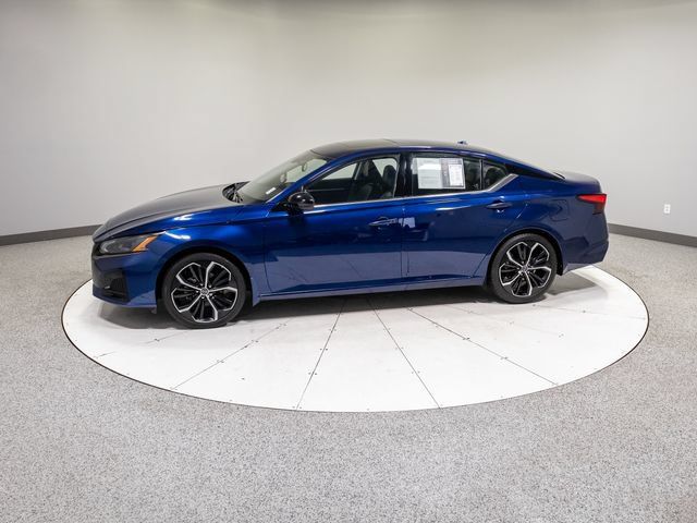 Used 2023 Nissan Altima 2.5 SR w/ SR Premium Package FWD image 32