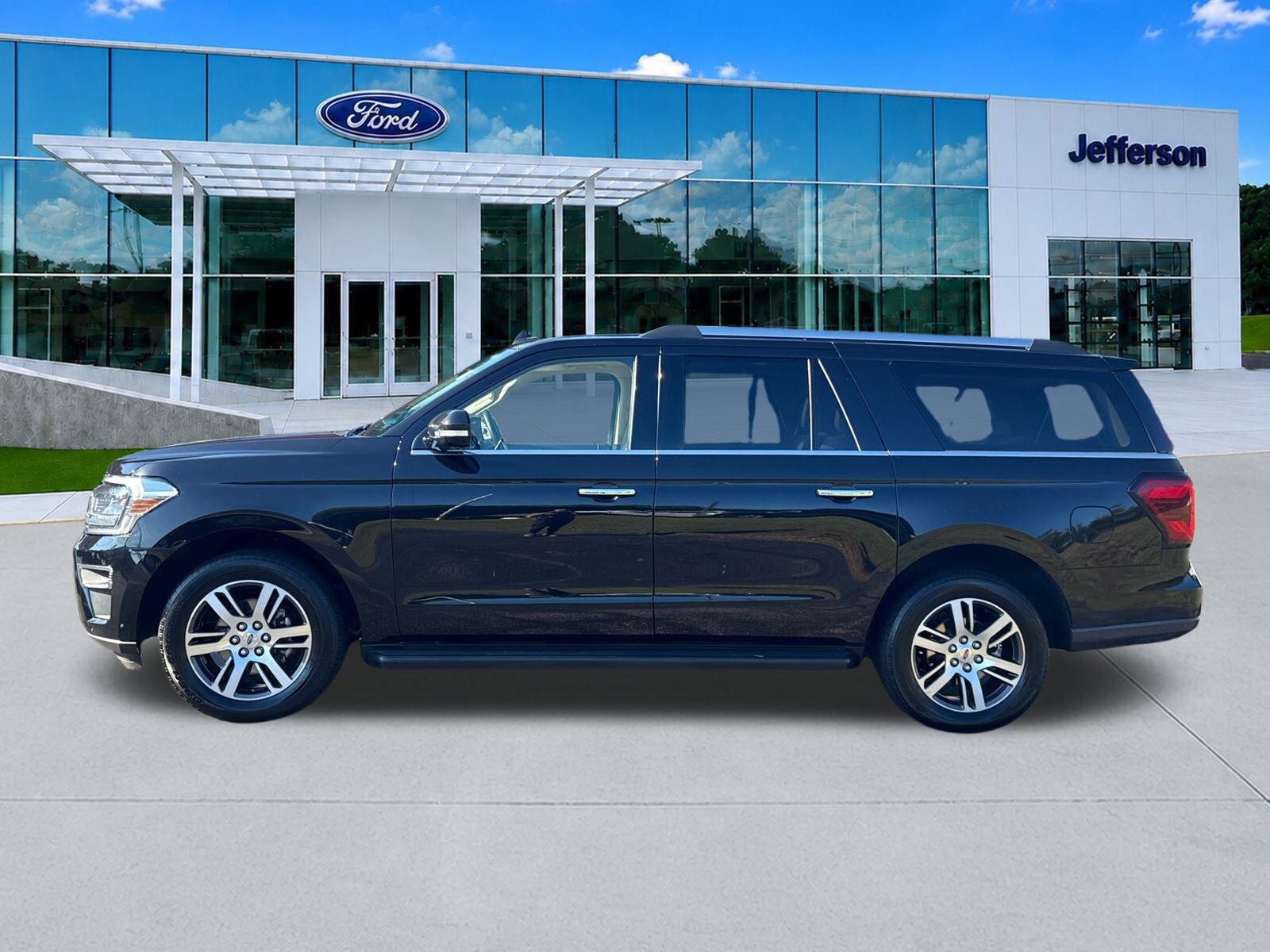 Used 2024 Ford Expedition Max Limited AWD/4WD image 4