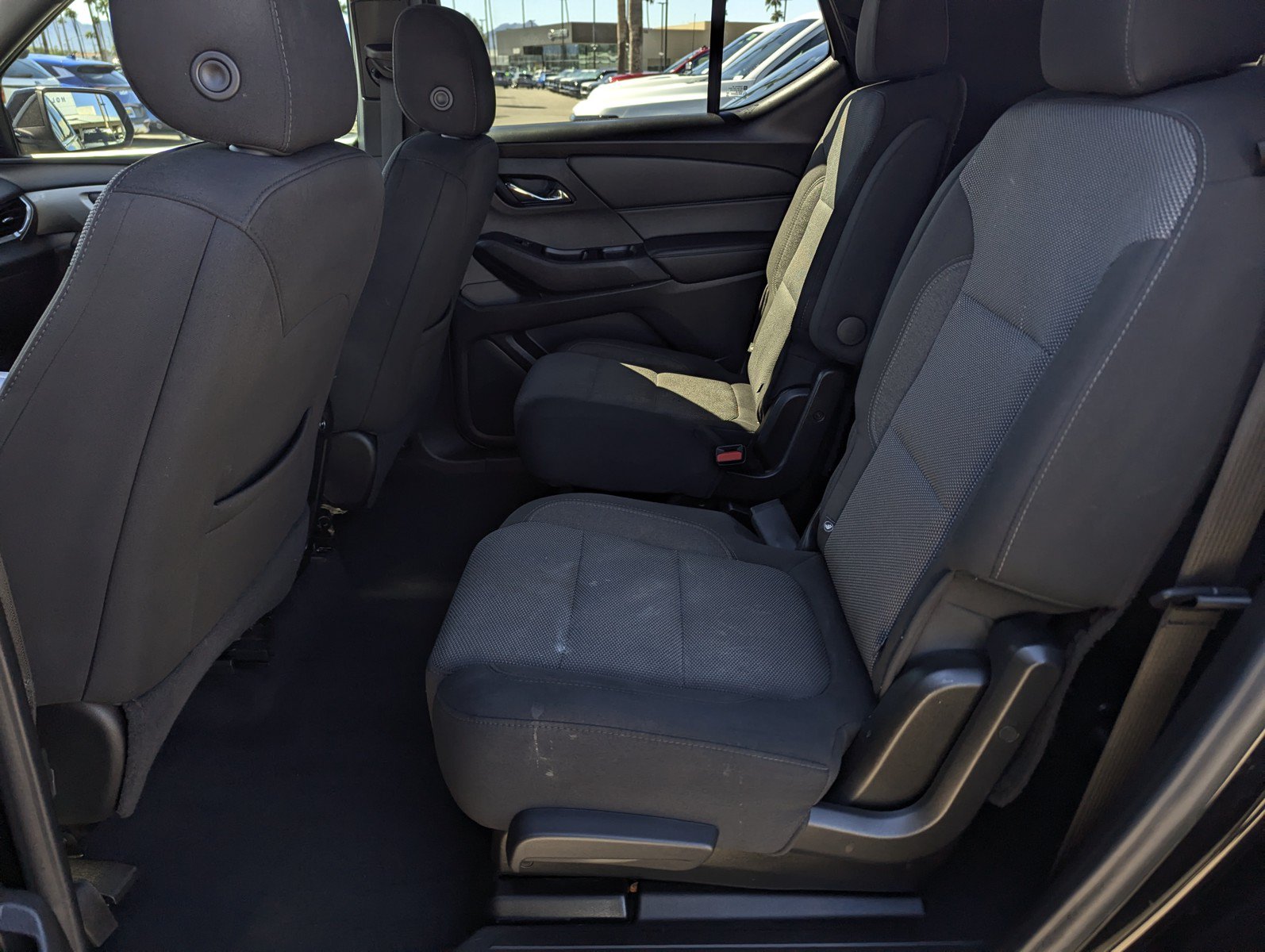 Used 2023 Chevrolet Traverse LT FWD image 8
