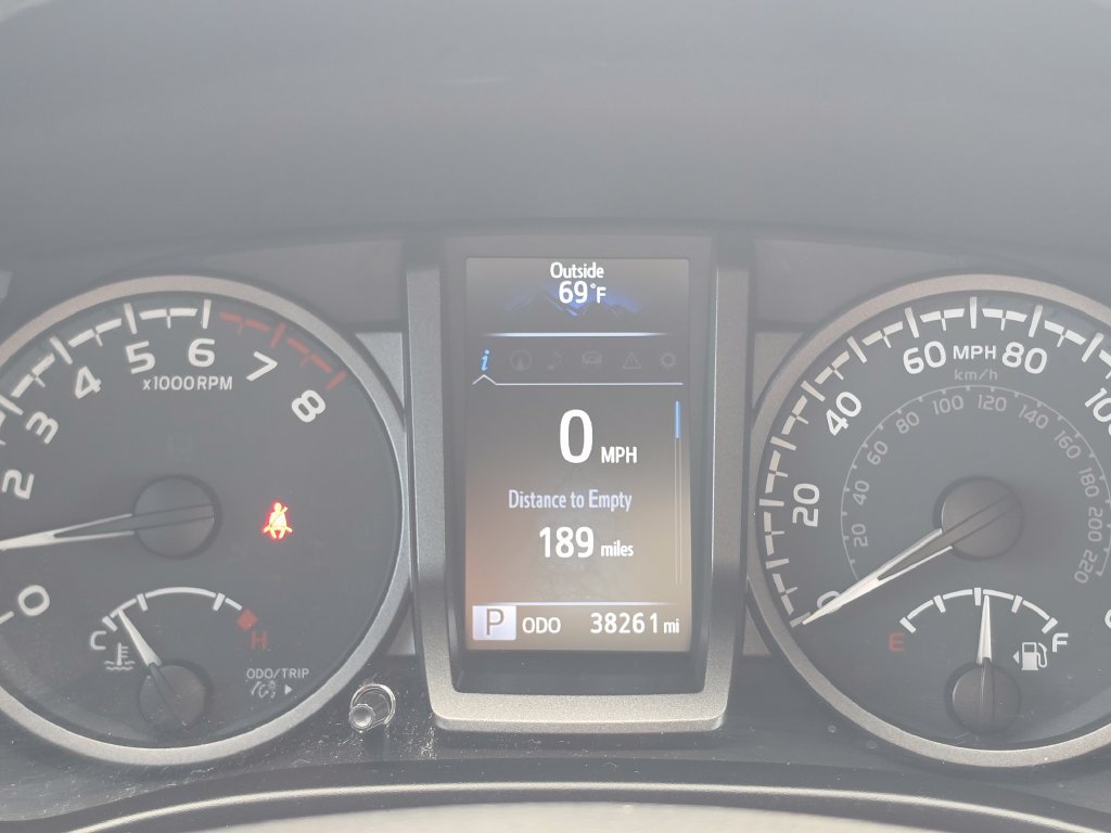 Used 2023 Toyota Tacoma TRD Off-Road w/ Advanced Technology Package AWD/4WD image 18