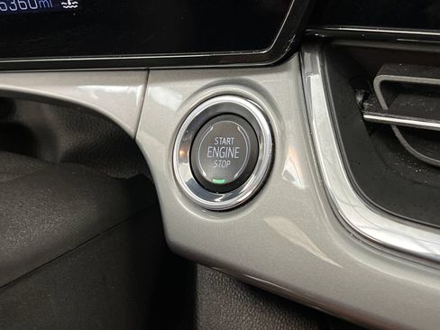Used 2025 Chevrolet Trax LT FWD image 50