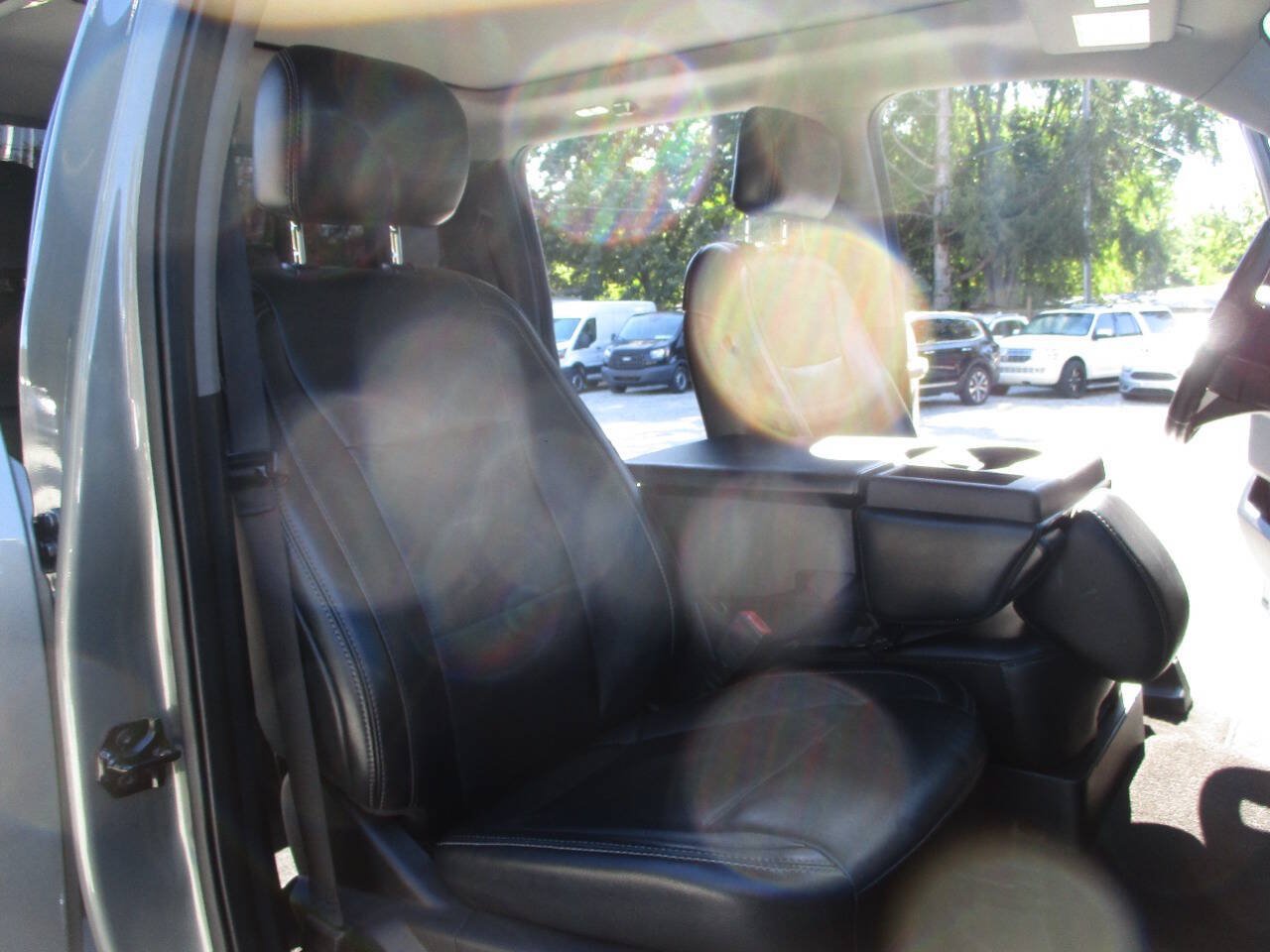 Used 2019 Ford F350 Lariat w/ Camper Package AWD/4WD image 31