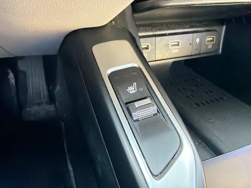 Certified 2023 Kia Sorento S w/ Panoramic Sunroof Package AWD/4WD image 21