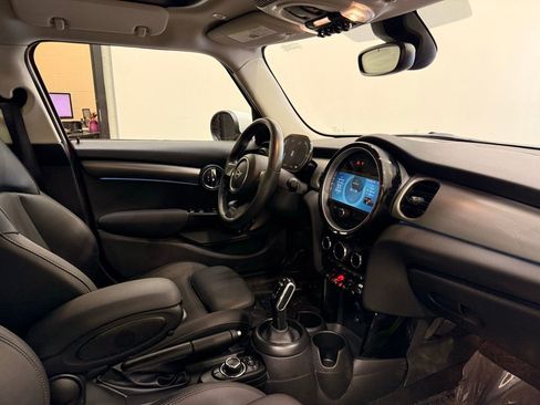 Certified 2023 MINI Cooper S image 29