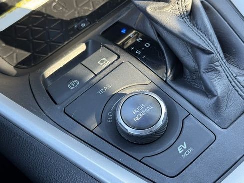 Certified 2020 Toyota RAV4 XSE image 18