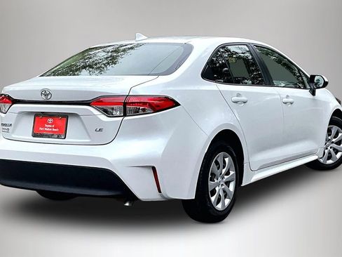 Used 2023 Toyota Corolla LE image 5
