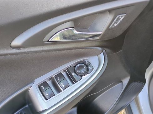 Used 2024 Chevrolet Malibu LT image 12