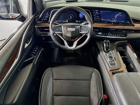 Used 2021 Cadillac Escalade ESV Premium Luxury image 22